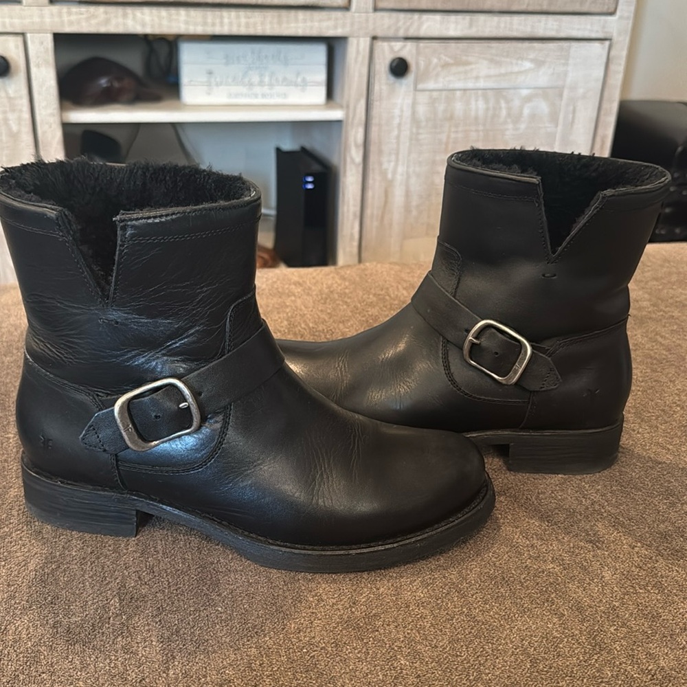 Frye Veronica Short Shearling